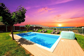 Sunlight Villa Beheizter Pool